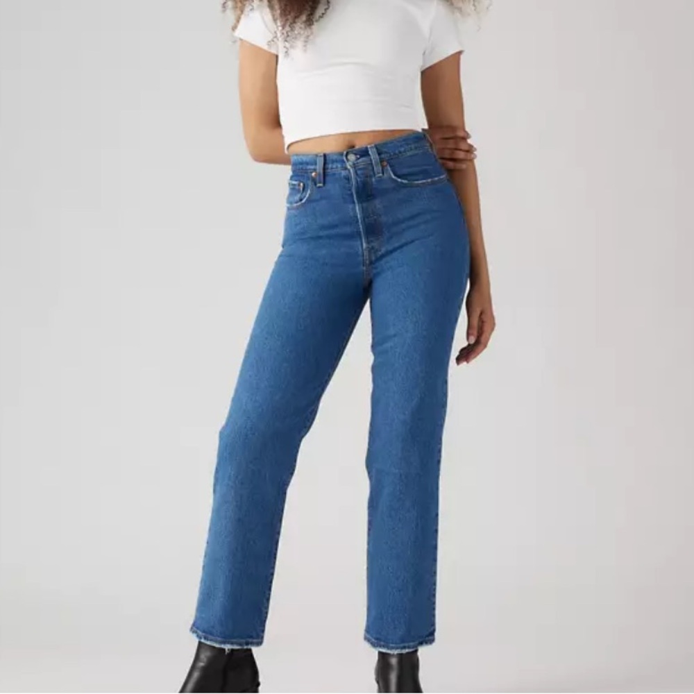 Levi’s Ribcage Straight Ankle Jeans